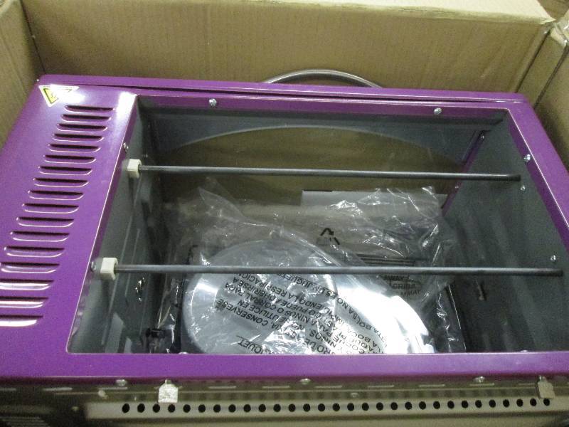 lot 13 image: 10-In-1 Everything Oven by Ginnys ...