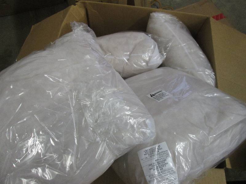 lot 26 image: Lot of 10 Uncovered Throw Pillows 1...