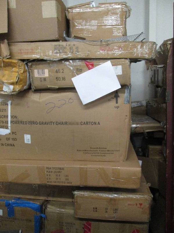 lot 72 image: Pallet of Assorted Furniture Damag...