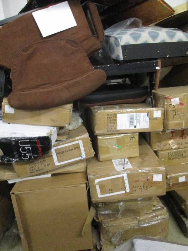 lot 75 image: Pallet of Assorted Furniture Damag...