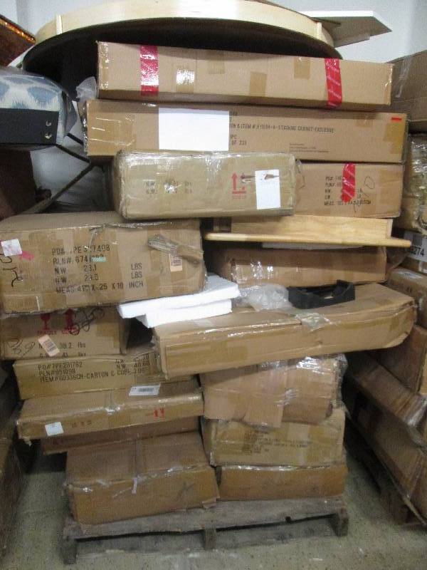 lot 76 image: Pallet of Assorted Furniture Damag...