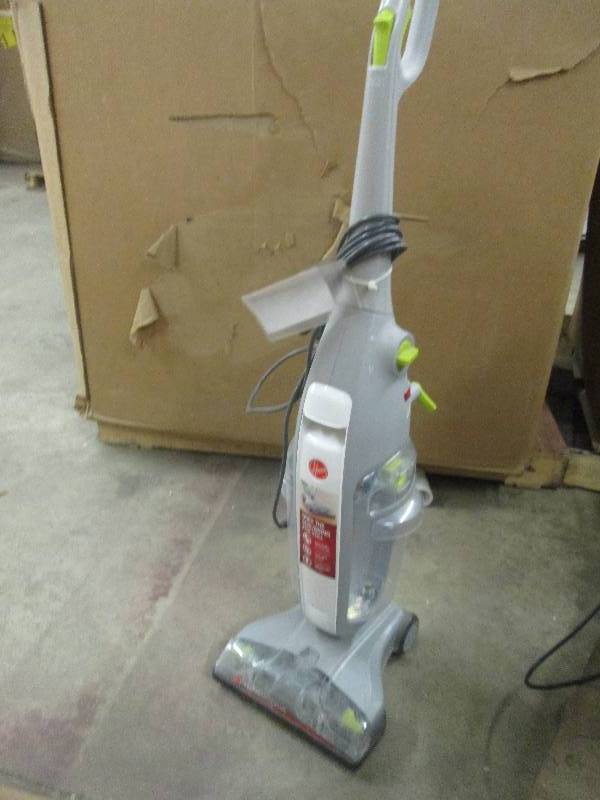lot 83 image: Hoover FloorMate Deluxe Hard Floor ...