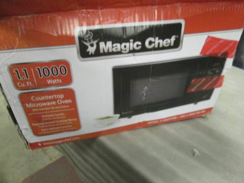 lot 85 image: Magic Chef 1.1 Cu Ft Microwave ope3...