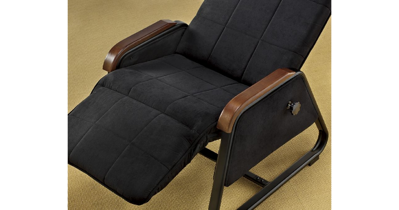 lot 18 image: Zero Gravity Chair open box, untest...