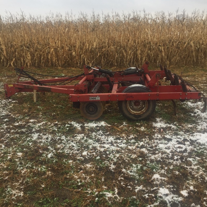INTERNATIONAL DISC CHISEL PLOW