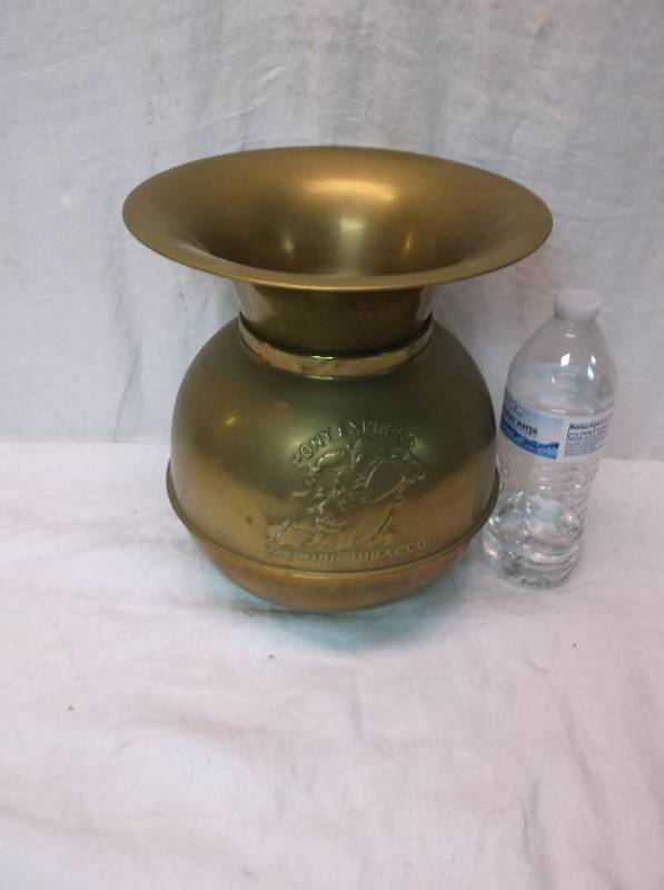 Spittoon
