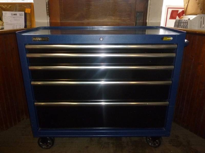lot 1 image: Portable Tool Chest