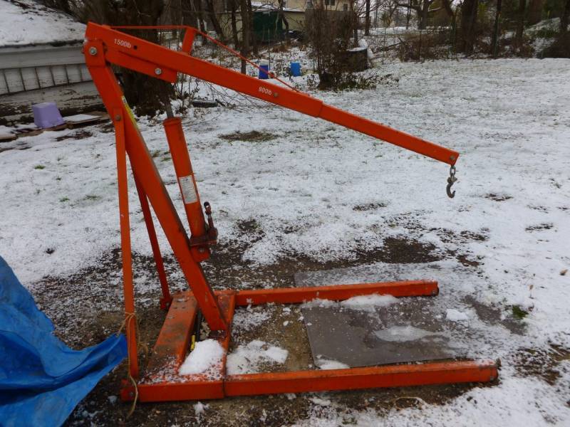 lot 2 image: Cherry Picker