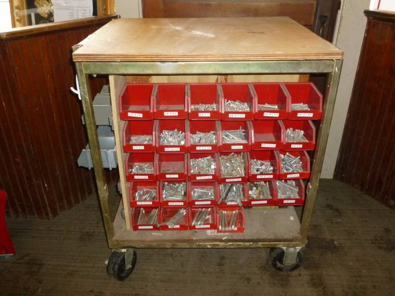 lot 5 image: Portable Bolt Rack