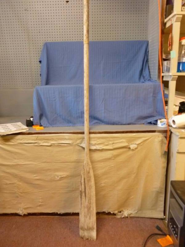 lot 23 image: Vintage Oar