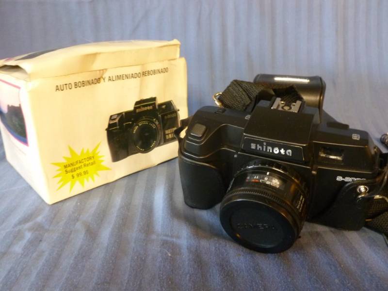 lot 49 image: Vintage Camera