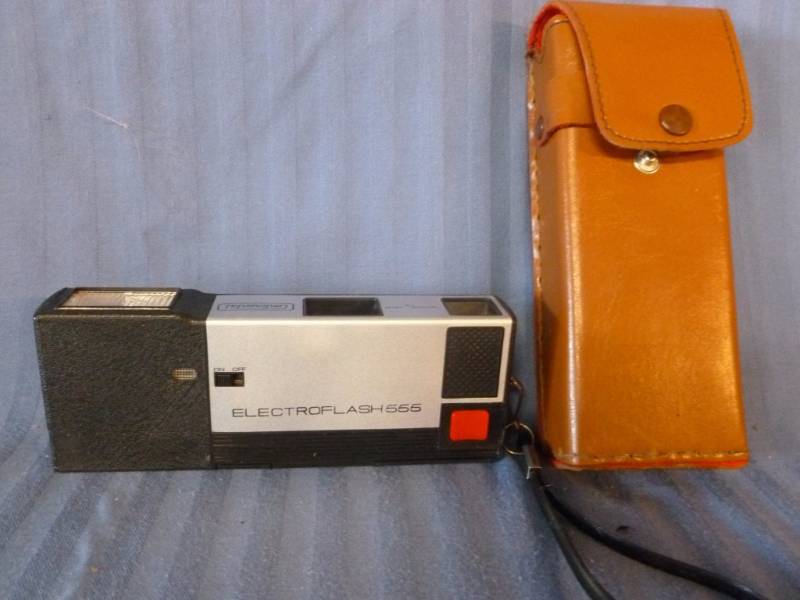 lot 51 image: Vintage Camera