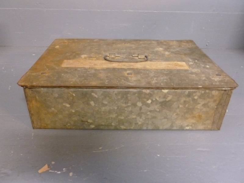 lot 56 image: Vintage Tool Box
