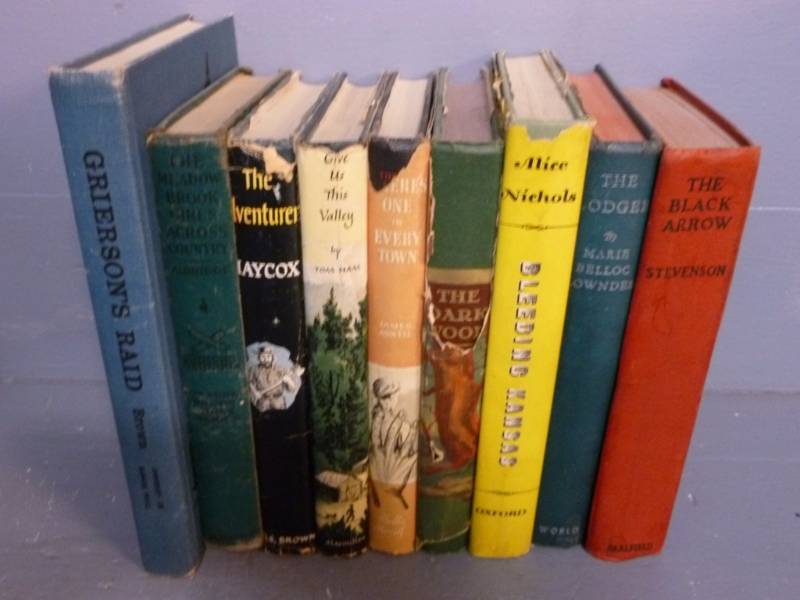 lot 66 image: Vintage Books