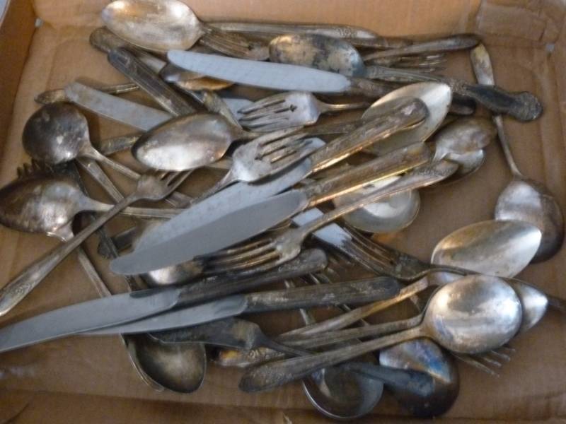 lot 73 image: Vintage Silverplate Flatware
