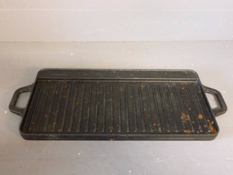 lot 83 image: Cast Iron Griddle