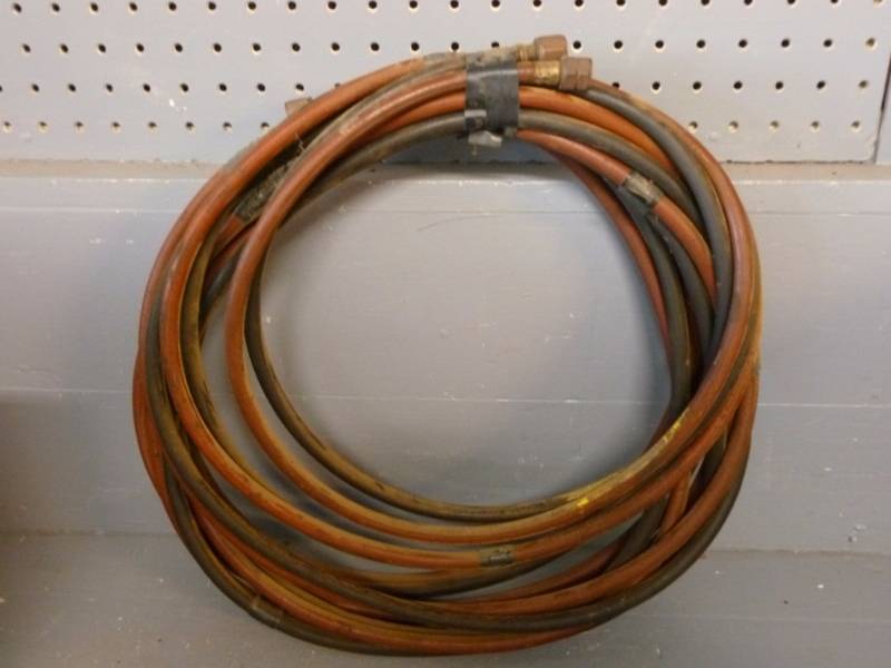lot 98 image: Cutting Torch Hose Set