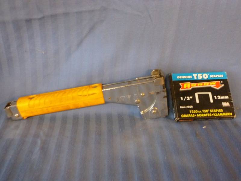 lot 108 image: Hammer Stapler