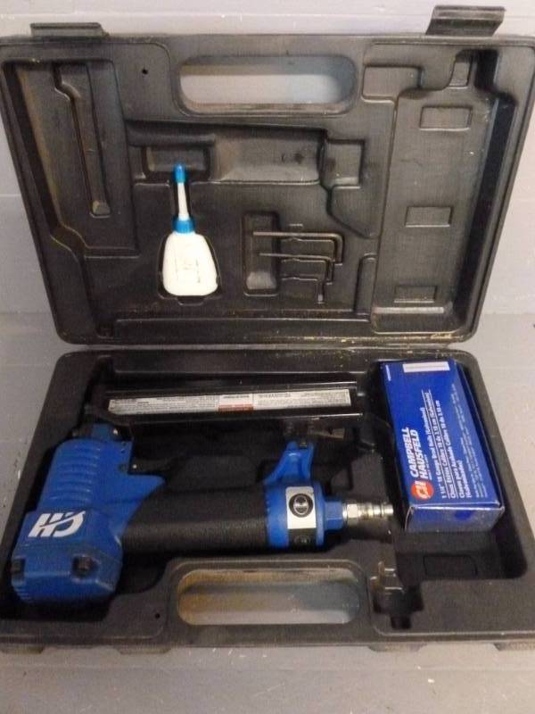 lot 114 image: Pneumatic Tool