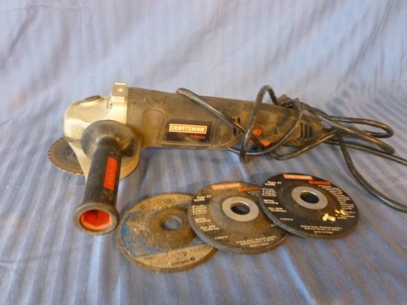 lot 124 image: Angle Grinder