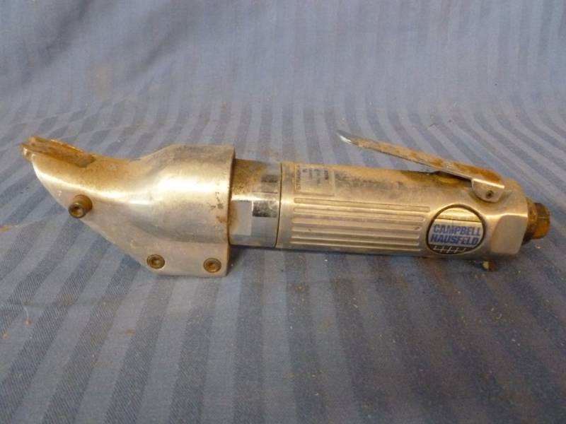 lot 129 image: Pneumatic Tool