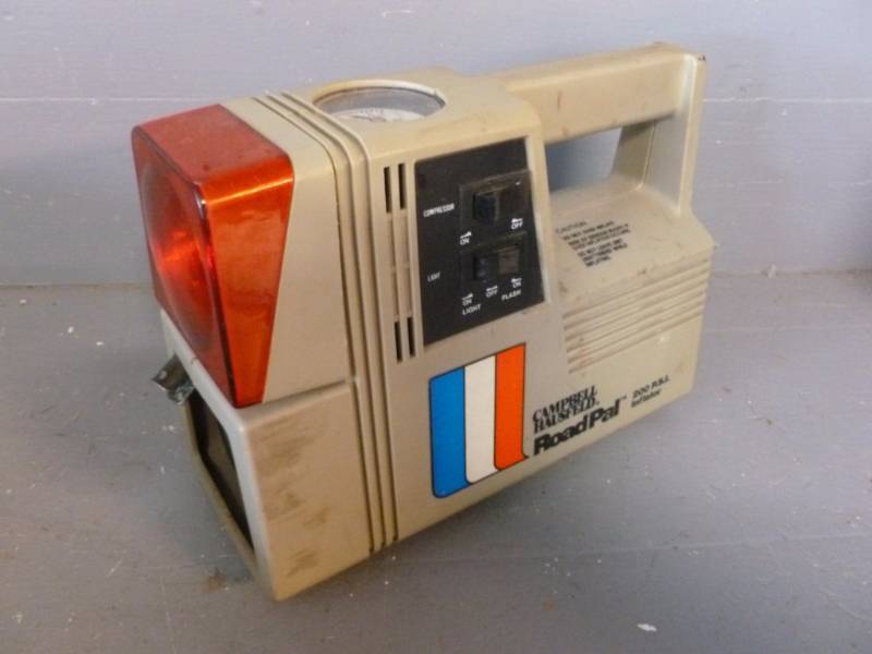 lot 160 image: 12 Volt Air Compressor