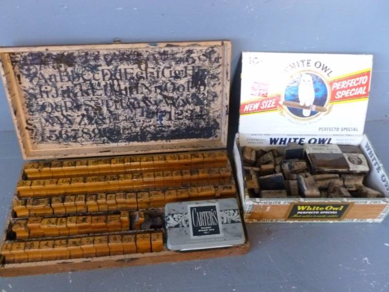lot 182 image: Vintage Stamping Set