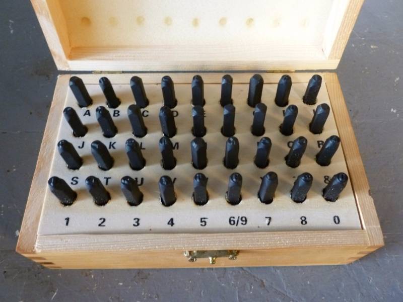 lot 199 image: Stamping Set