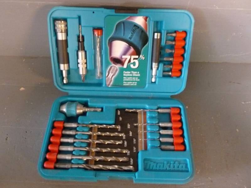 lot 200 image: Makita Bit Set