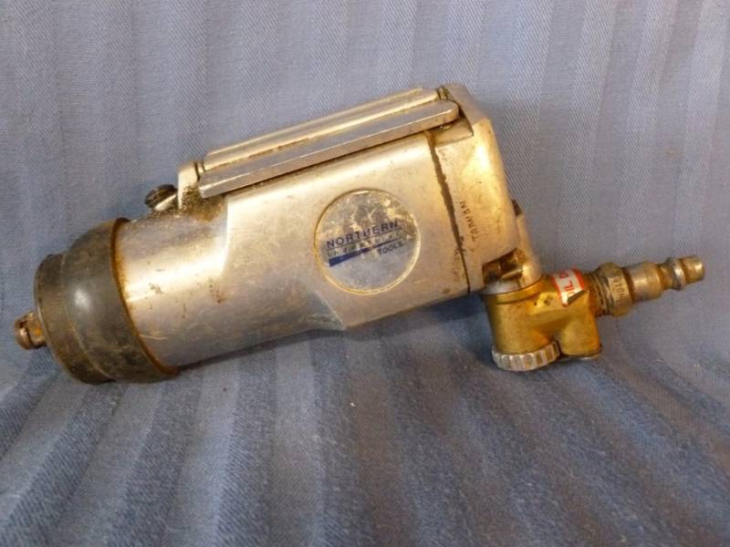 lot 203 image: Pneumatic Tool