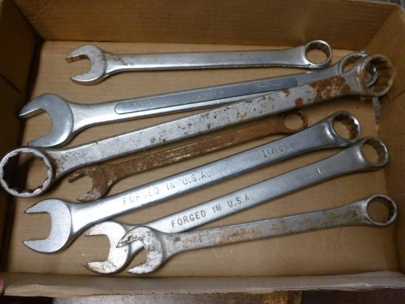 lot 221 image: Tools
