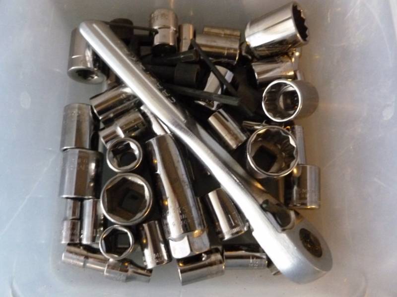 lot 226 image: Sockets