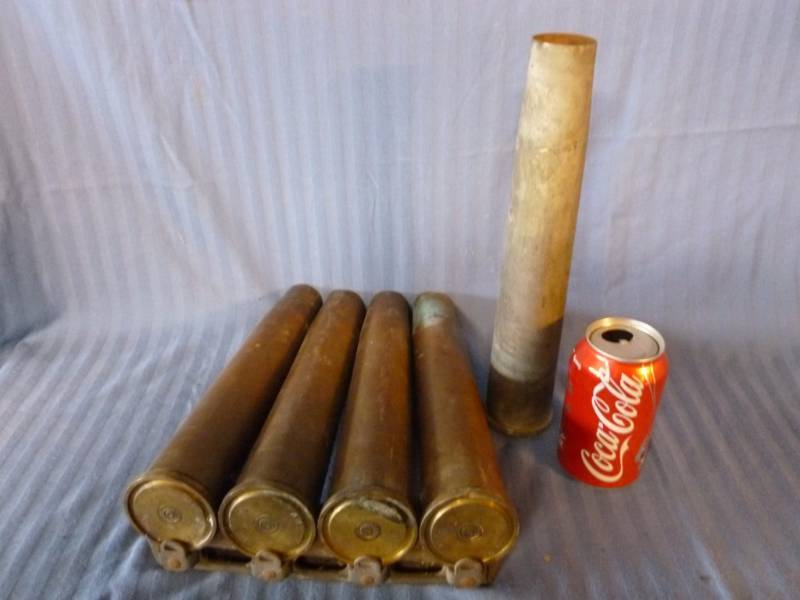 lot 251 image: Vintage Military Items