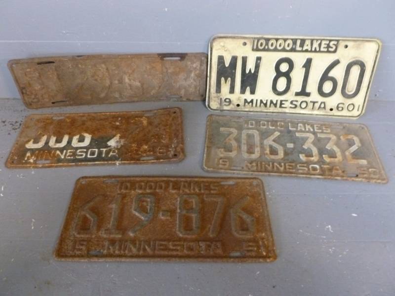 lot 267 image: Vintage License Plates
