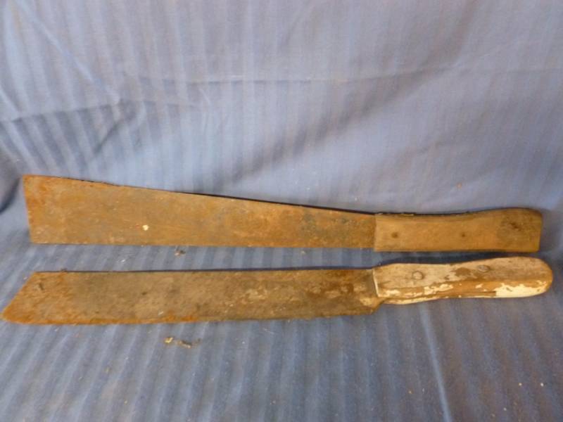 lot 279 image: Vintage Machete Knives