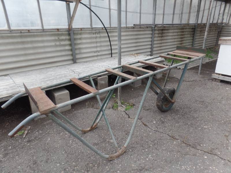 lot 969 image: OLD TIME GARDEN CART