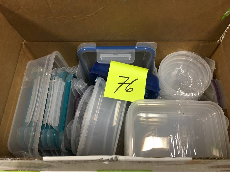 lot 76 image: Snapware Plastic Food Storage Set 38 Pieces - Open Box