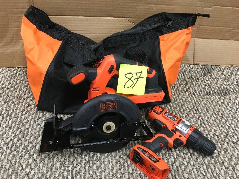 lot 87 image: Black & Decker BDCD220CS 20 Volt Lithium-Ion Cordless DrillDriver - Open Box