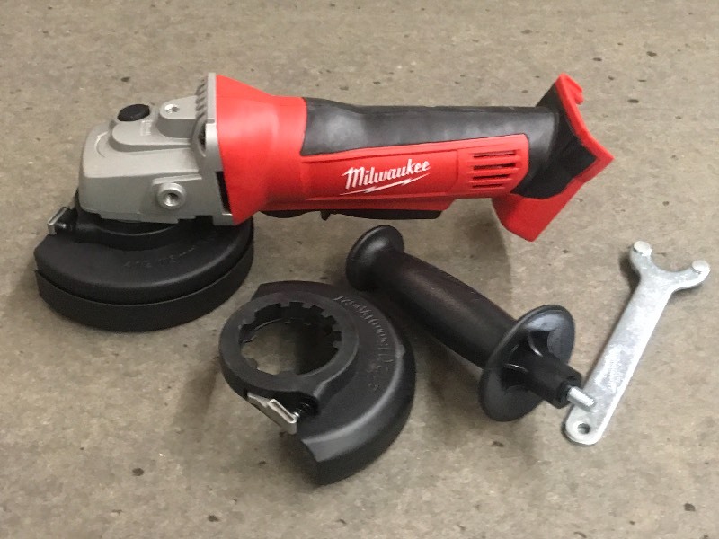 lot 16 image: Milwaukee M18 Cordless Lithium-Ion ...