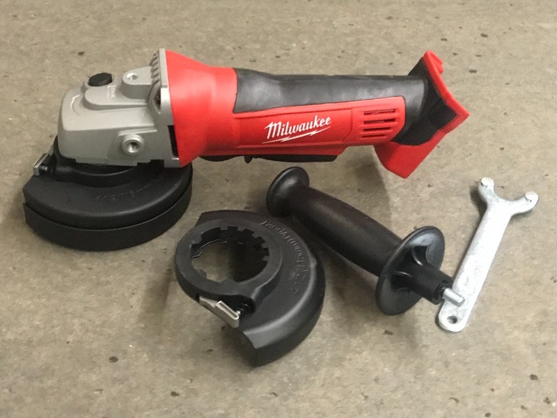 lot 17 image: Milwaukee M18 Cordless Lithium-Ion ...