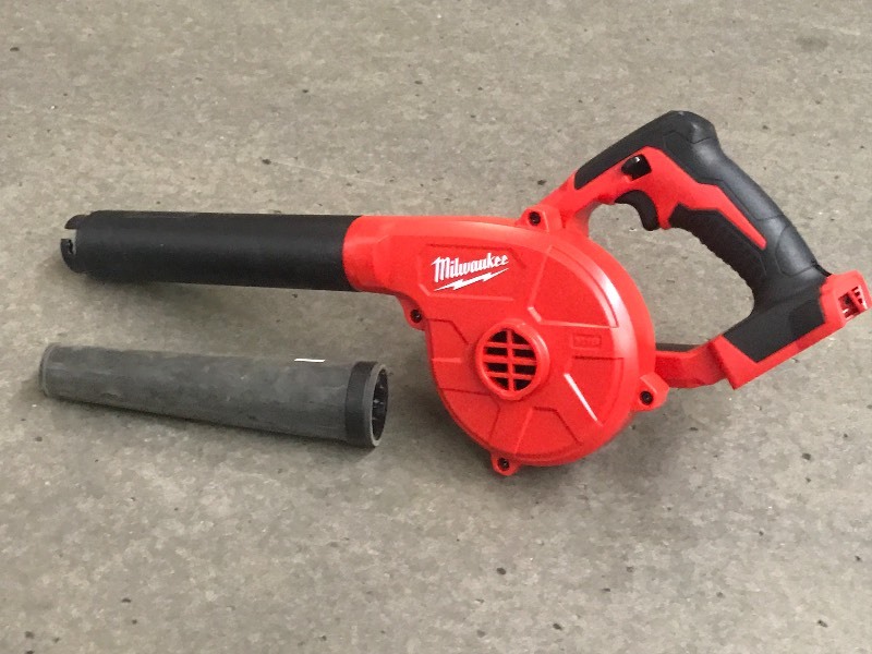 lot 22 image: Milwaukee M18 Cordless Lithium-Ion ...