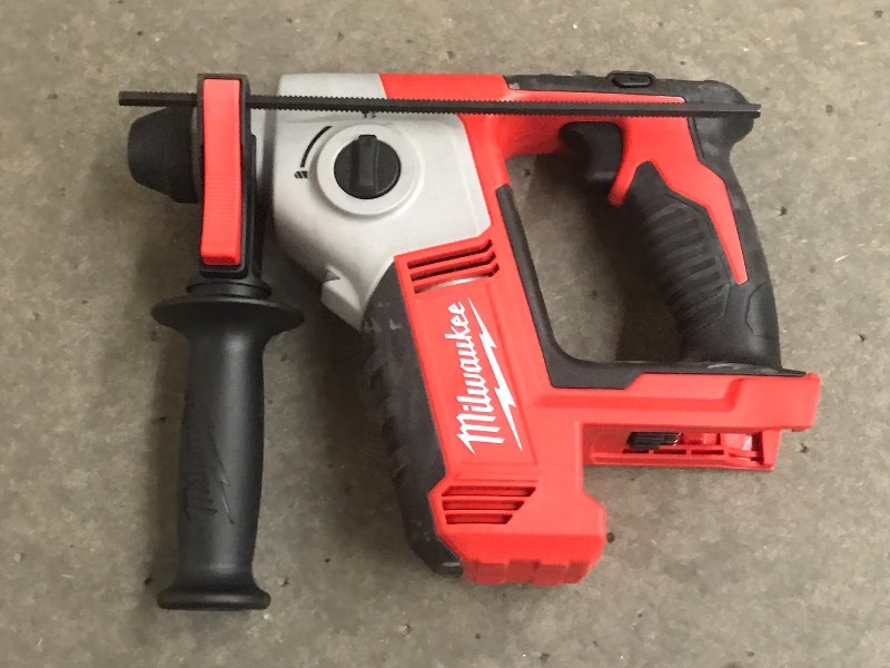 lot 24 image: Milwaukee M18 Cordless Lithium-Ion ...