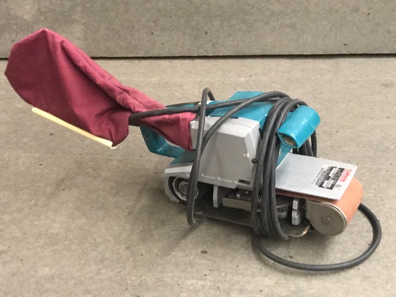 lot 50 image: Makita 3x24 Belt Sander (Very Lig...