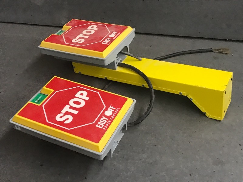 lot 56 image: (2) Safety Shut-Off Paddles For Sta...