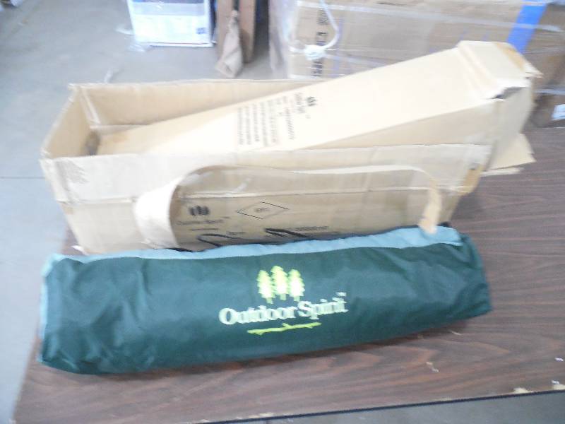 lot 20 image: Outdoor Spirit 10 x 10 Portable Screen House