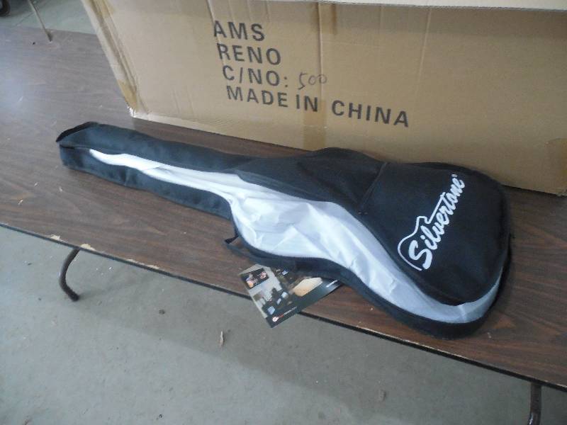 lot 33 image: Silvertone Black Electric Guitar Kit