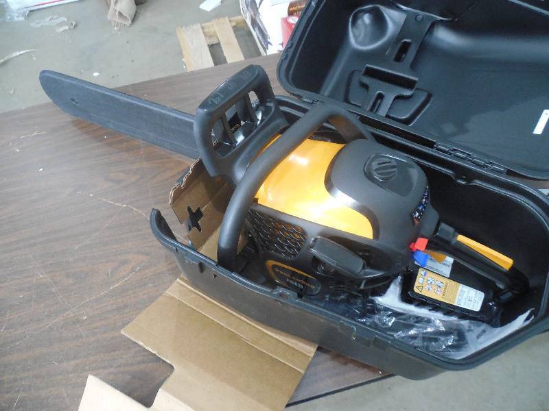 lot 39 image: Poulan Pro 20 Gas Chainsaw