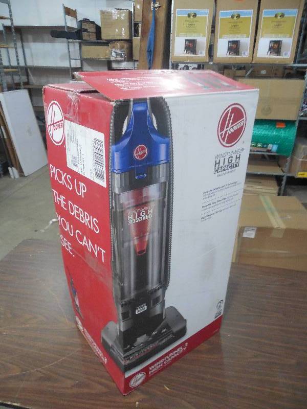 lot 42 image: Hoover Windtunnel Upright Vacuum