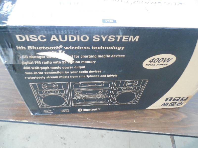 lot 48 image: RCA 400-Watt 5-CD Bluetooth Sound System