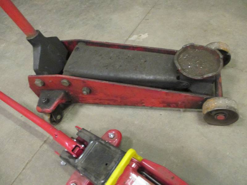 lot 78 image: (2) Floor Jacks